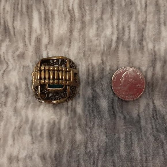 Bronze colored adjustable ring large green stone - Picture 5 of 5